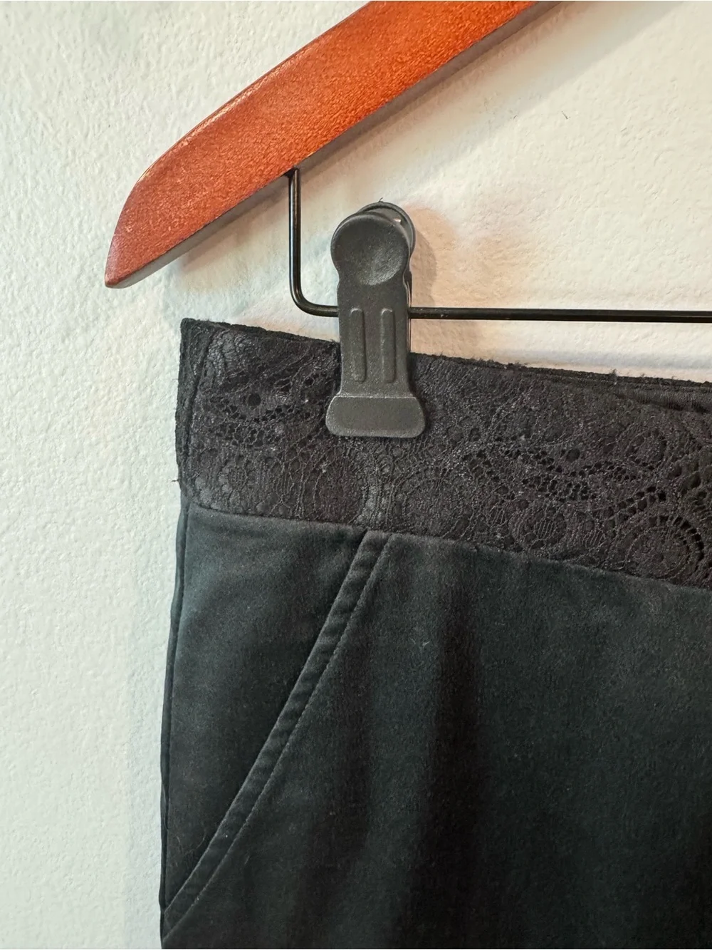 Tory Burch Satin Black Cropped Pants Size 6